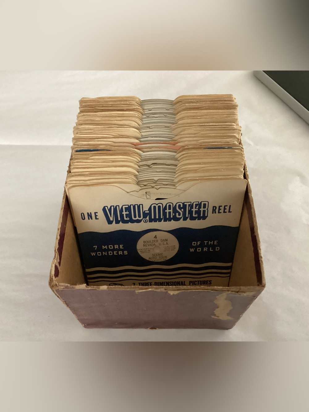 Vtg. Viewmaster Steroscope includes 47 disc’s. - Picture 2 of 6